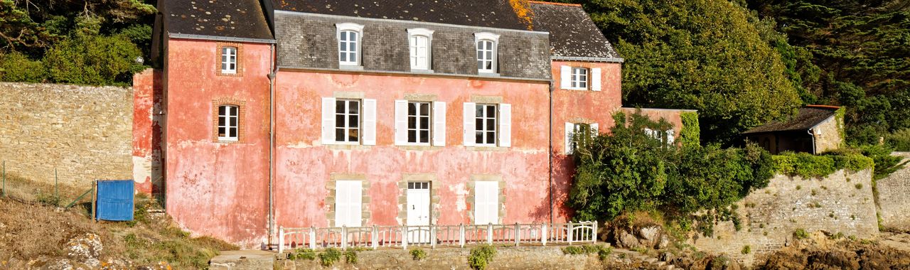 Vannes: the Maison Rose (the pink house)