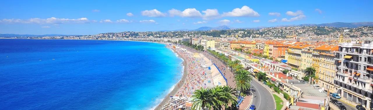 Besuchen Sie die Croisette in Cannes und mieten Sie ein Aparthotel in der Nähe