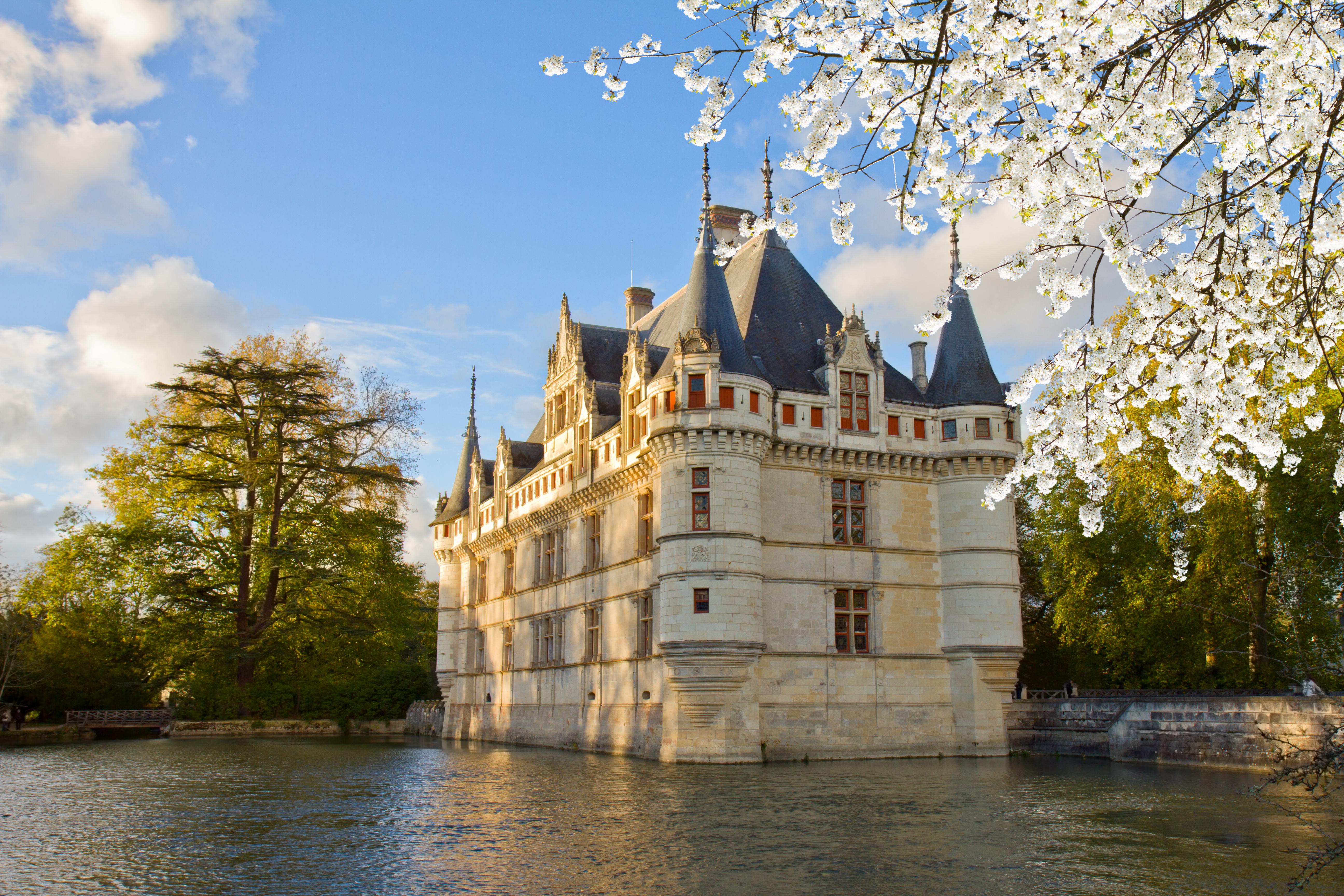 Visiter les châteaux de la Loire en louant un appart hotel à proximité