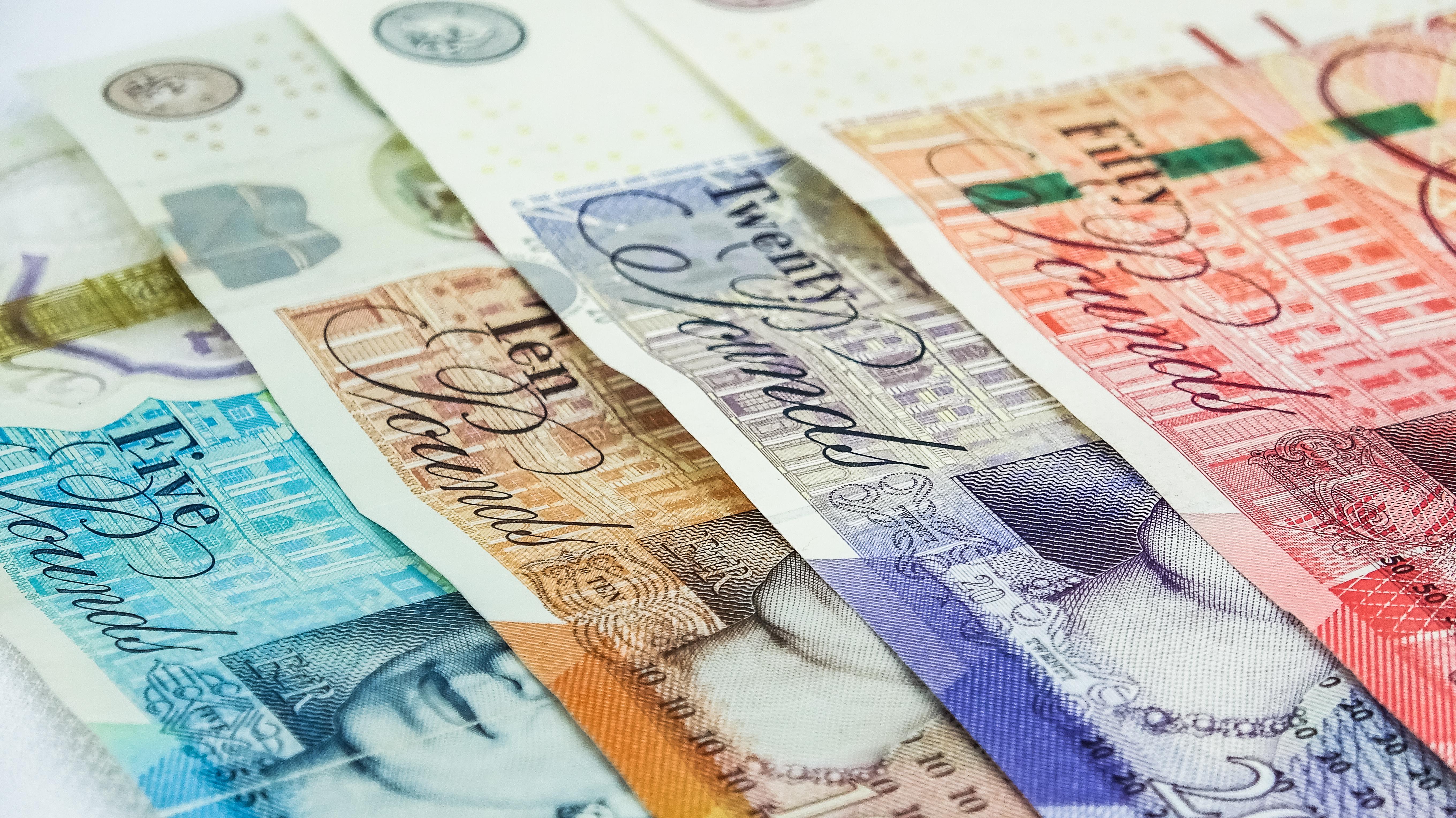 Comment et où changer ses euros en livre sterling ?