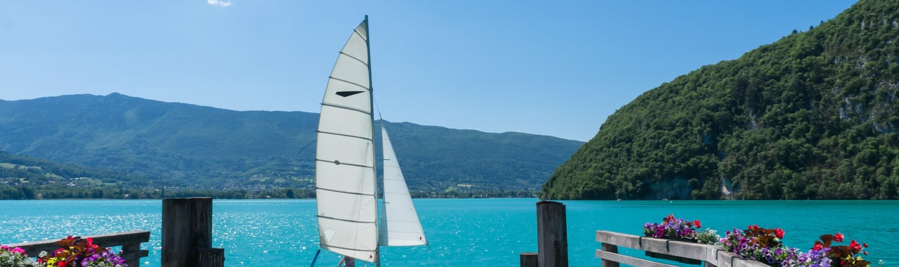 Annecy vue lac ponton Visit Lake Annecy