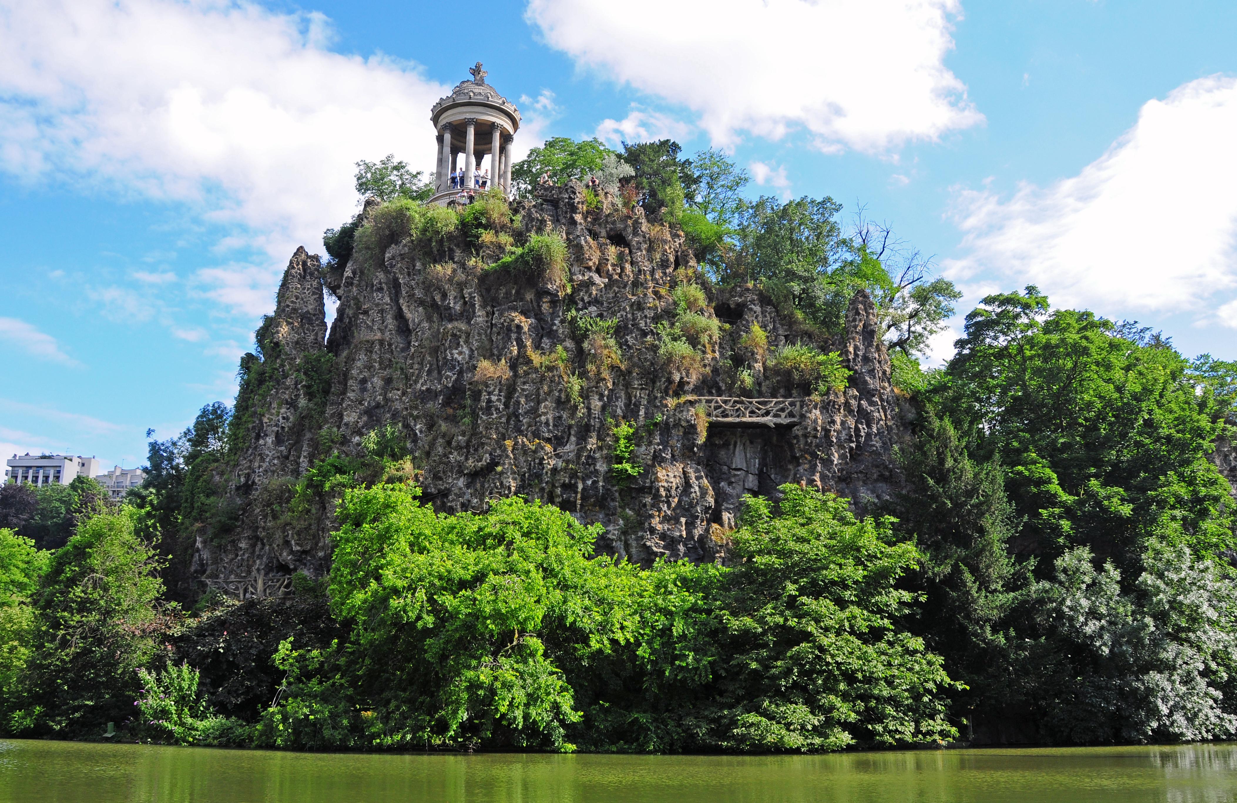 Le parc des Buttes-Chaumont à Paris