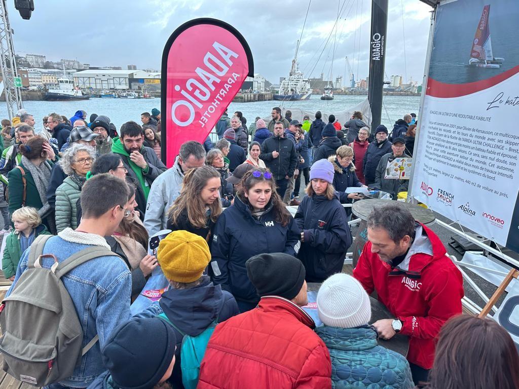 Aujourd’hui, Éric PÉRON, skipper Adagio, prend le départ de l’ARKEA ULTIM CHALLENGE - Brest